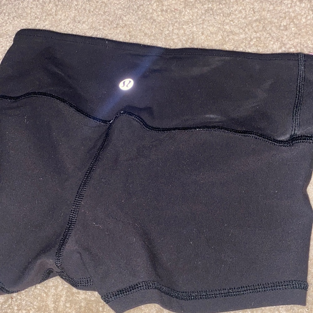 Lululemon reversible boogie shorts size 2